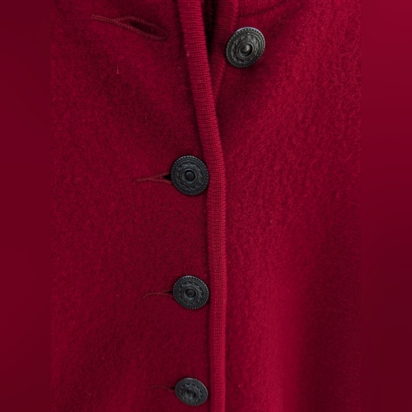 Geiger Collection Red Boiled Wool Mid-Length Coat Pewter Buttons Women's Size 42 - Picture 3 of 7